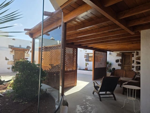 4 Zimmer Finca/Landgut zu verkaufen in Yaiza mit Garage - 565.000 € (Ref: 9695311)