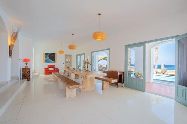 6 bedroom Villa for sale in Haría - € 1,800,000 (Ref: 9721679)