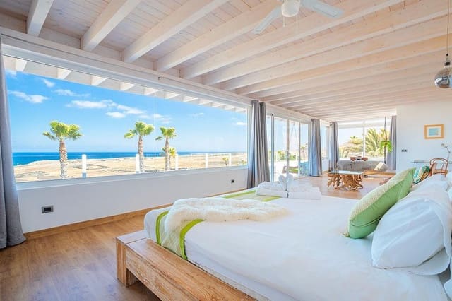 6 bedroom Villa for sale in Haría - € 1,800,000 (Ref: 9721679)