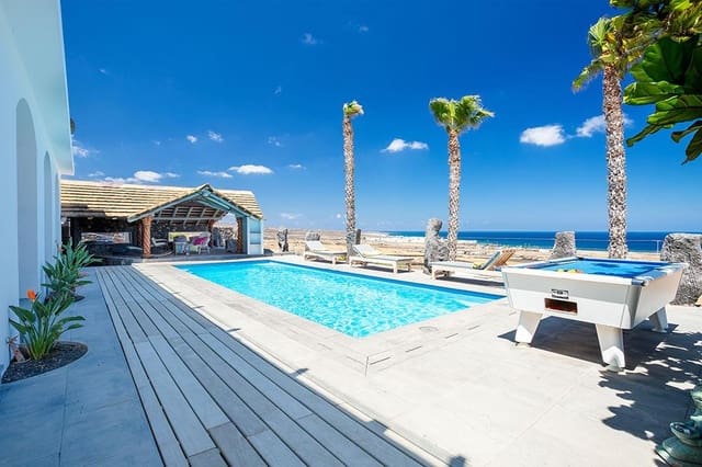 6 bedroom Villa for sale in Haría - € 1,800,000 (Ref: 9721679)