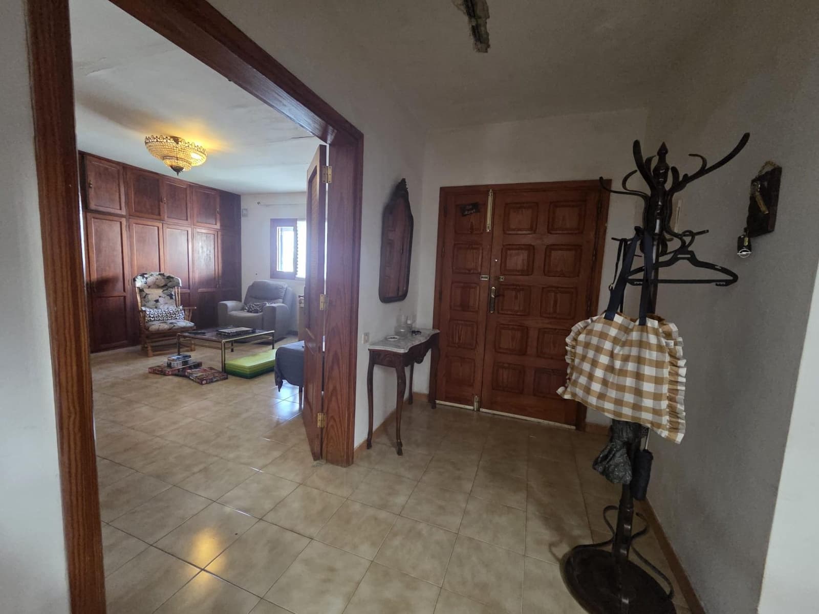 7 soveværelse Villa til salg i Playa Honda med garage - € 495.000 (Ref: 9743128)