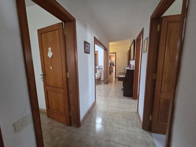 7 soveværelse Villa til salg i Playa Honda, San Bartolomé med garage - € 495.000 (Ref: 9743128)