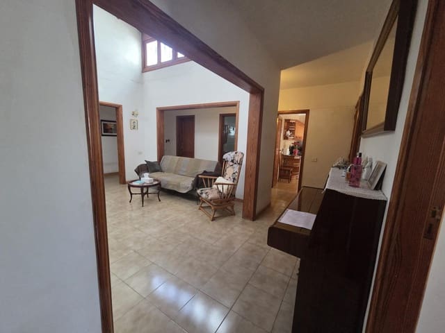 7 soveværelse Villa til salg i Playa Honda, San Bartolomé med garage - € 495.000 (Ref: 9743128)