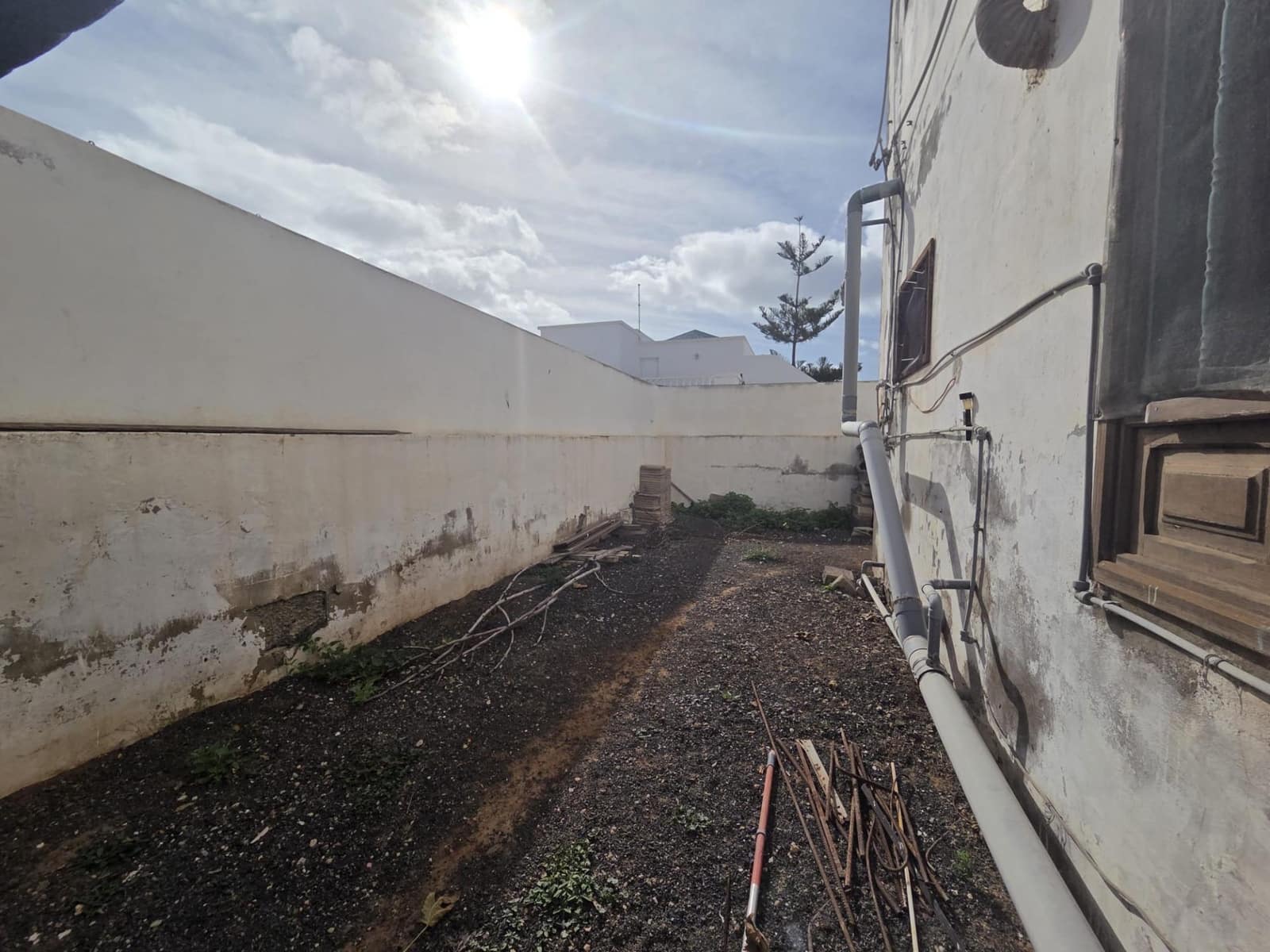 7 soveværelse Villa til salg i Playa Honda med garage - € 495.000 (Ref: 9743128)