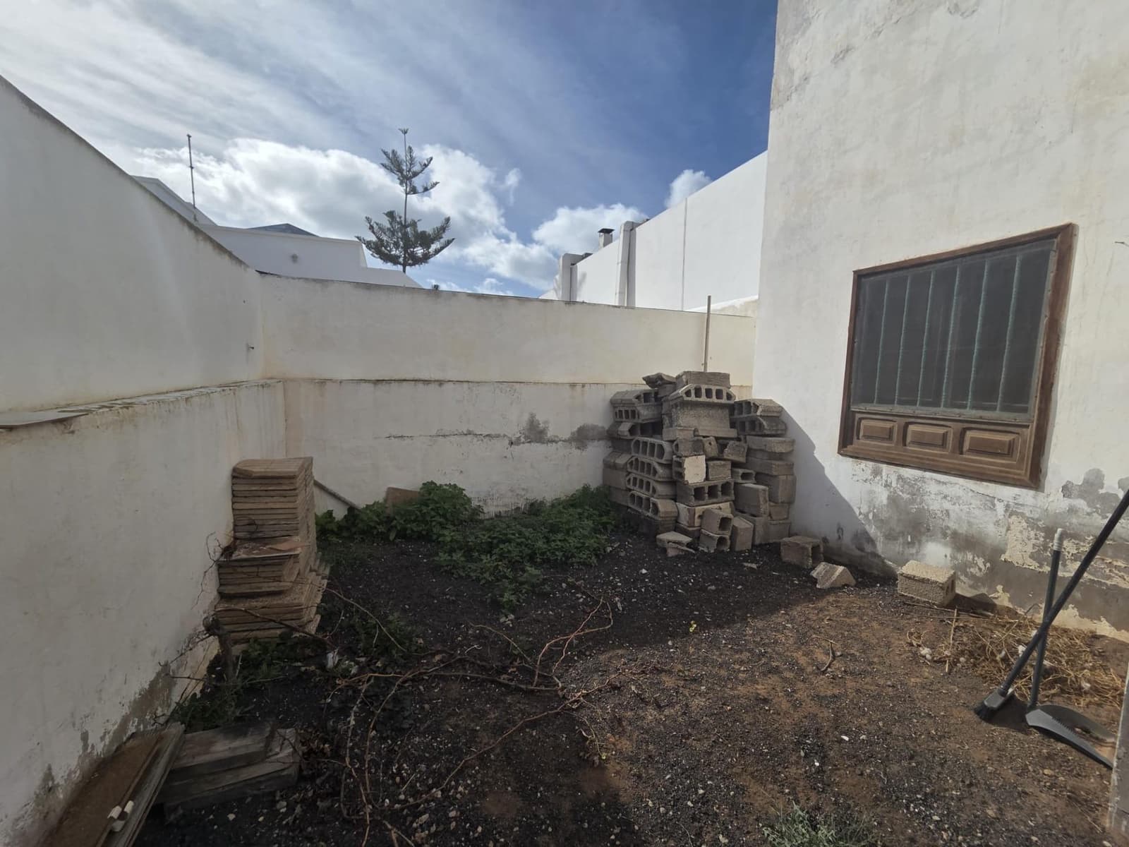 7 soveværelse Villa til salg i Playa Honda med garage - € 495.000 (Ref: 9743128)