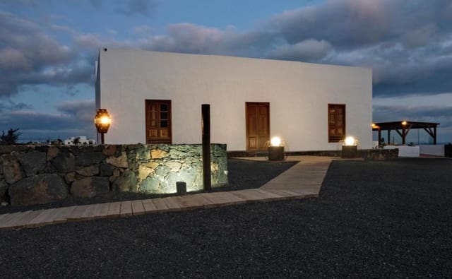 9 soveværelse Hotel til salg i Tías - € 2.500.000 (Ref: 9755652)