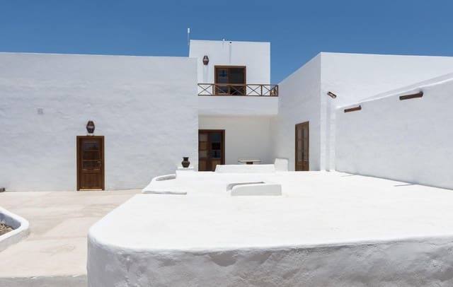 9 soveværelse Hotel til salg i Tías - € 2.500.000 (Ref: 9755652)