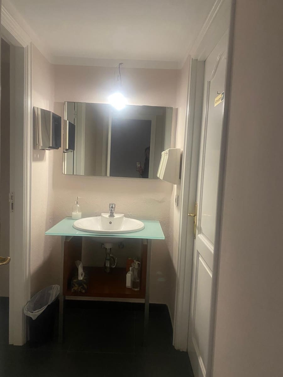 Kaupallinen myytävänä paikassa Arrecife - 203 000 € (Ref: 9778097)