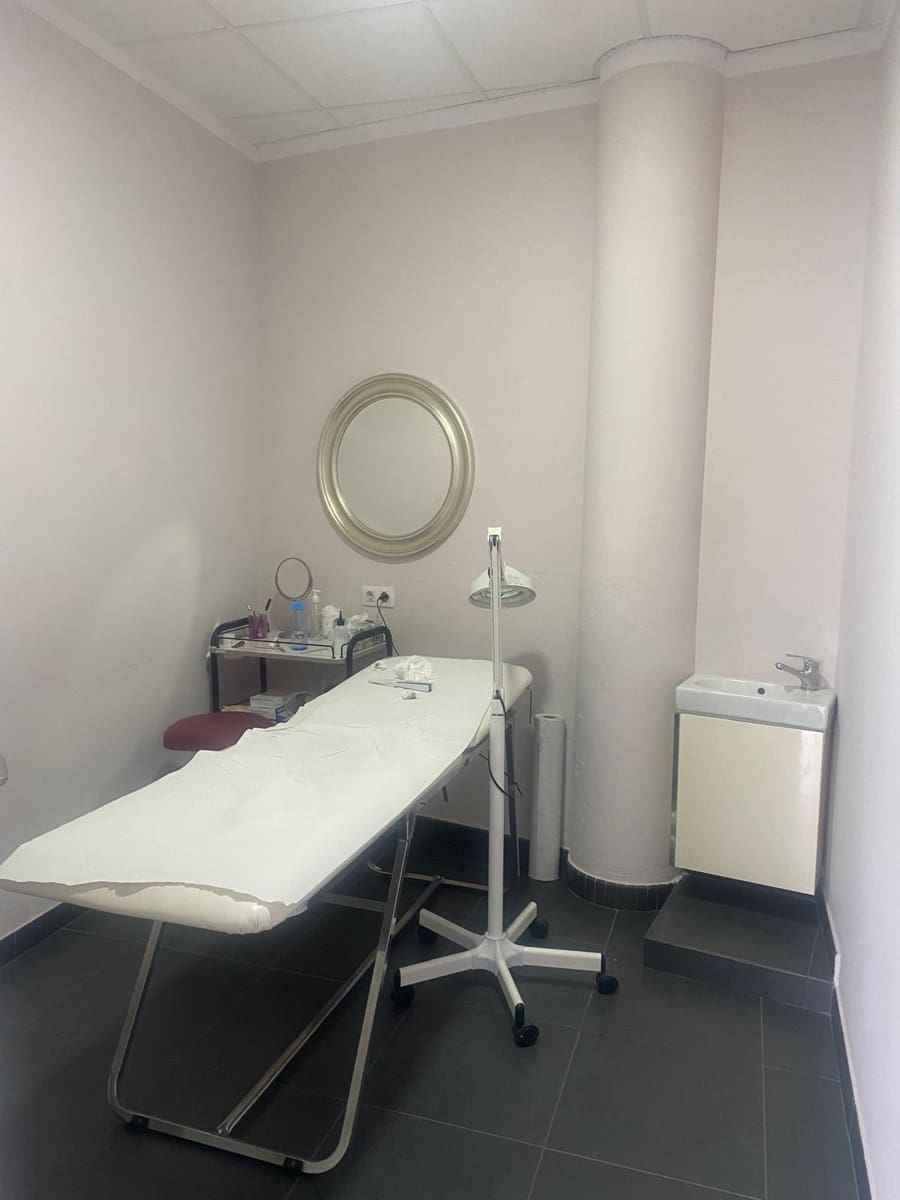 Kaupallinen myytävänä paikassa Arrecife - 203 000 € (Ref: 9778097)