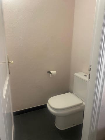 Kaupallinen myytävänä paikassa Arrecife - 203 000 € (Ref: 9778097)