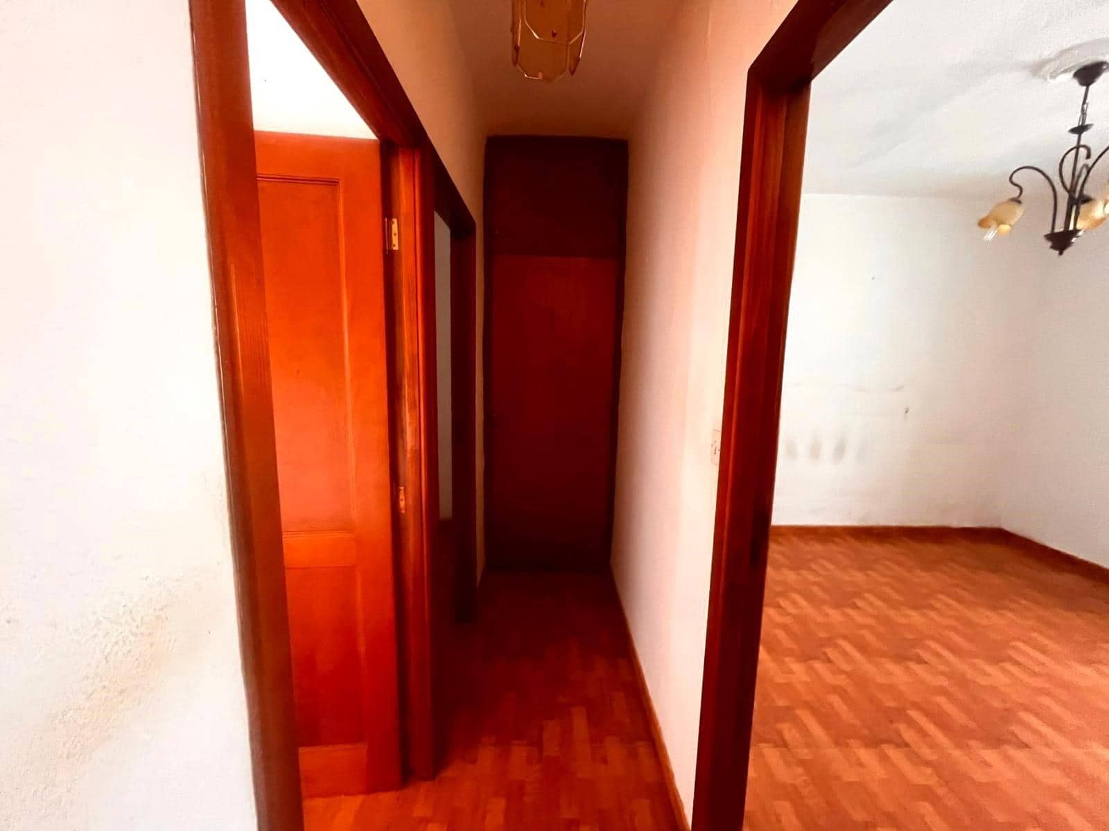 3 bedroom Apartment for sale in Arrecife - € 180,000 (Ref: 9811561)