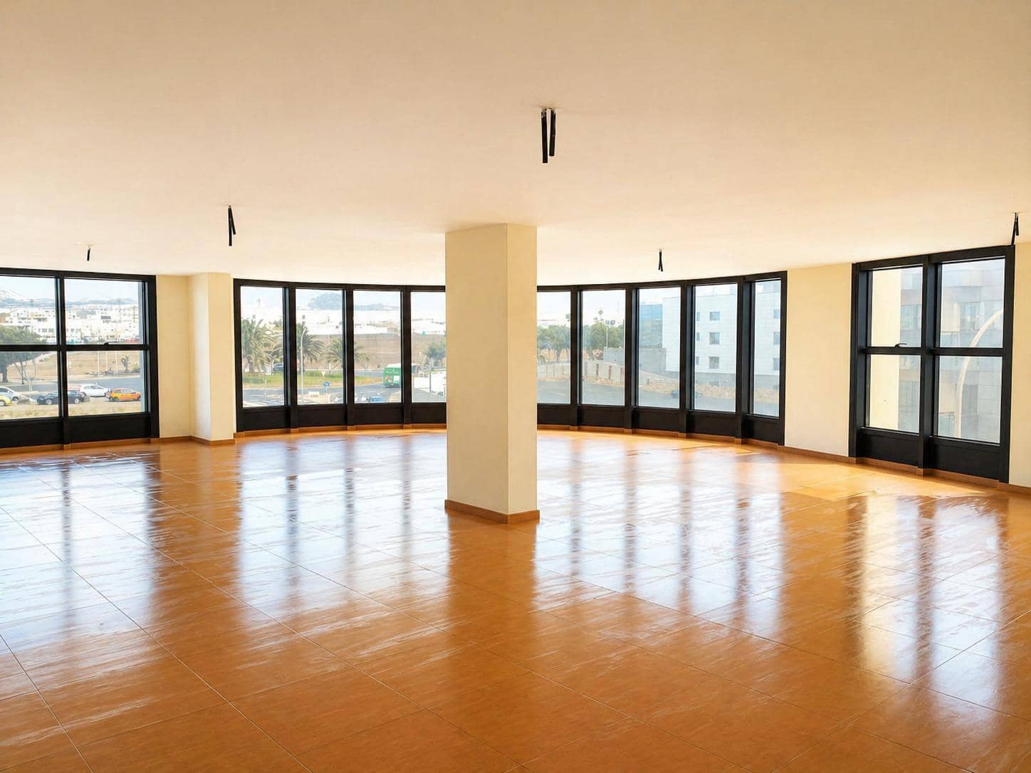 Commercieel te koop in Arrecife - € 310.000 (Ref: 9811562)