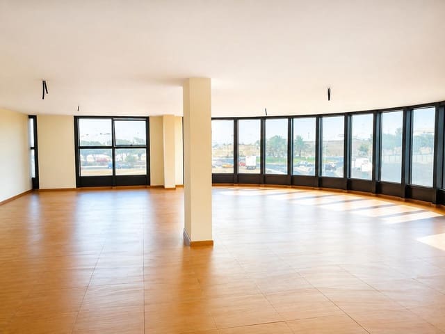 Commercieel te koop in Arrecife - € 310.000 (Ref: 9811562)
