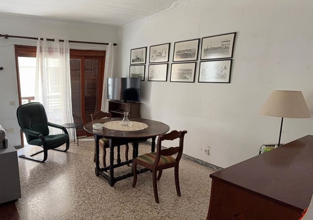 5 bedroom Flat for sale in Arrecife - € 270,000 (Ref: 9831340)
