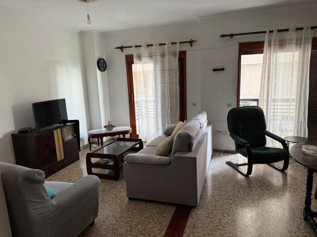 5 bedroom Flat for sale in Arrecife - € 270,000 (Ref: 9831340)