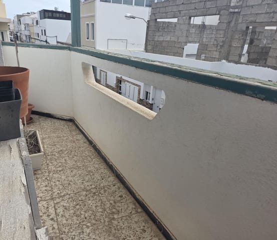 3 bedroom Flat for sale in Arrecife - € 290,000 (Ref: 9839248)