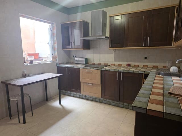 3 bedroom Flat for sale in Arrecife - € 290,000 (Ref: 9839248)