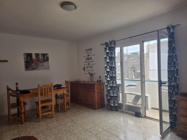 3 bedroom Flat for sale in Arrecife - € 290,000 (Ref: 9839248)