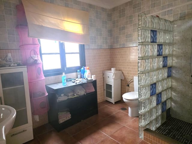 3 bedroom Flat for sale in Arrecife - € 290,000 (Ref: 9839248)