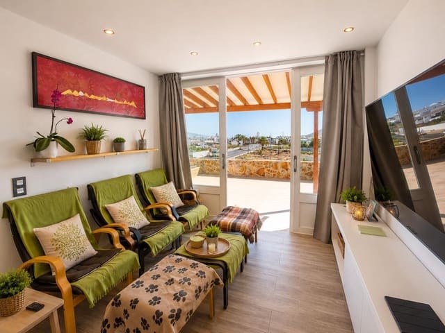 6 bedroom Villa for sale in Tahiche, Teguise with garage - € 639,000 (Ref: 9907585)