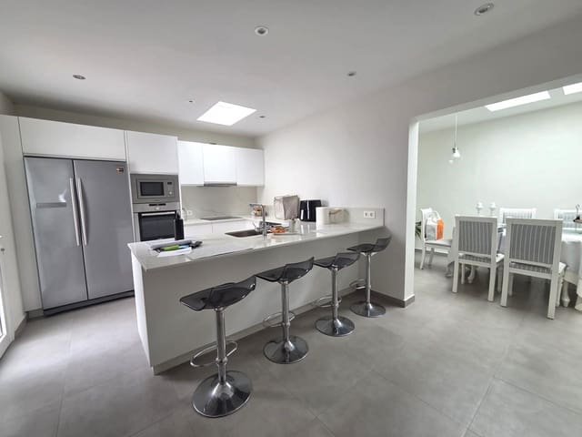 4 bedroom Apartment for sale in Playa Honda, San Bartolomé - € 550,000 (Ref: 9915807)
