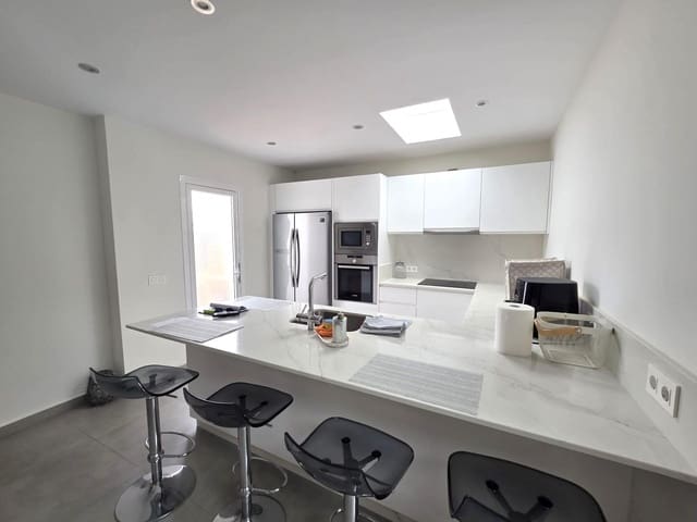 4 bedroom Apartment for sale in Playa Honda, San Bartolomé - € 550,000 (Ref: 9915807)
