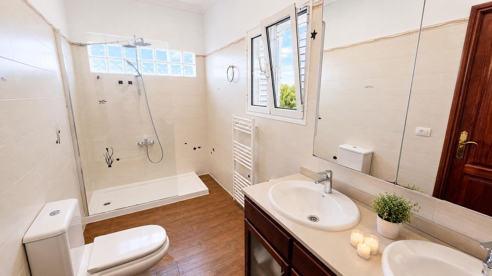 4 chambre Villa/Maison à vendre à Tahiche avec garage - 650 000 € (Ref: 9934195)
