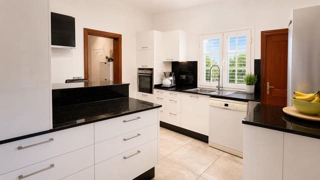 Chalet de 4 habitaciones en Tahiche, Teguise en venta con garaje - 650.000 € (Ref: 9934195)