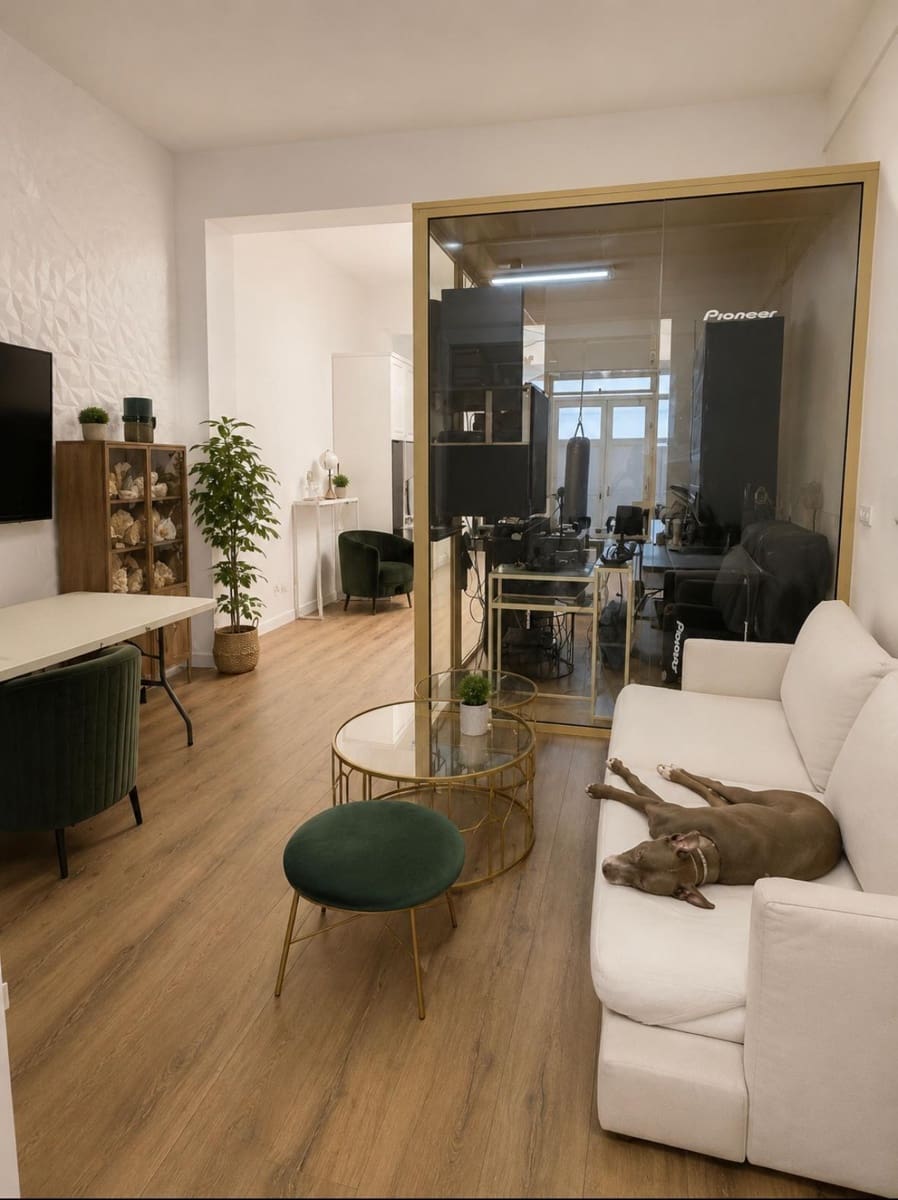 Commercial for sale in Arrecife - € 170,000 (Ref: 9975406)