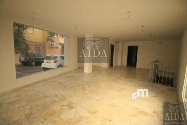 Kommersiell till salu i Estepona - 689 000 € (Ref: 3373388)