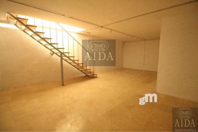 Kommersiell till salu i Estepona - 689 000 € (Ref: 3373388)