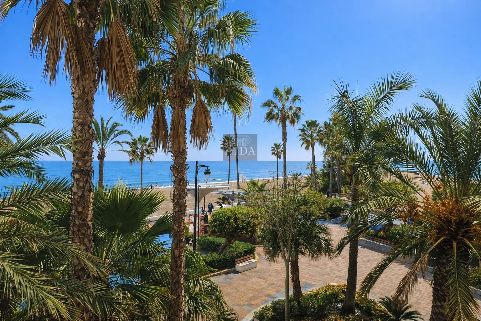 2 soveværelse Lejlighed til leje i Estepona med garage - € 1.300 (Ref: 3521736)