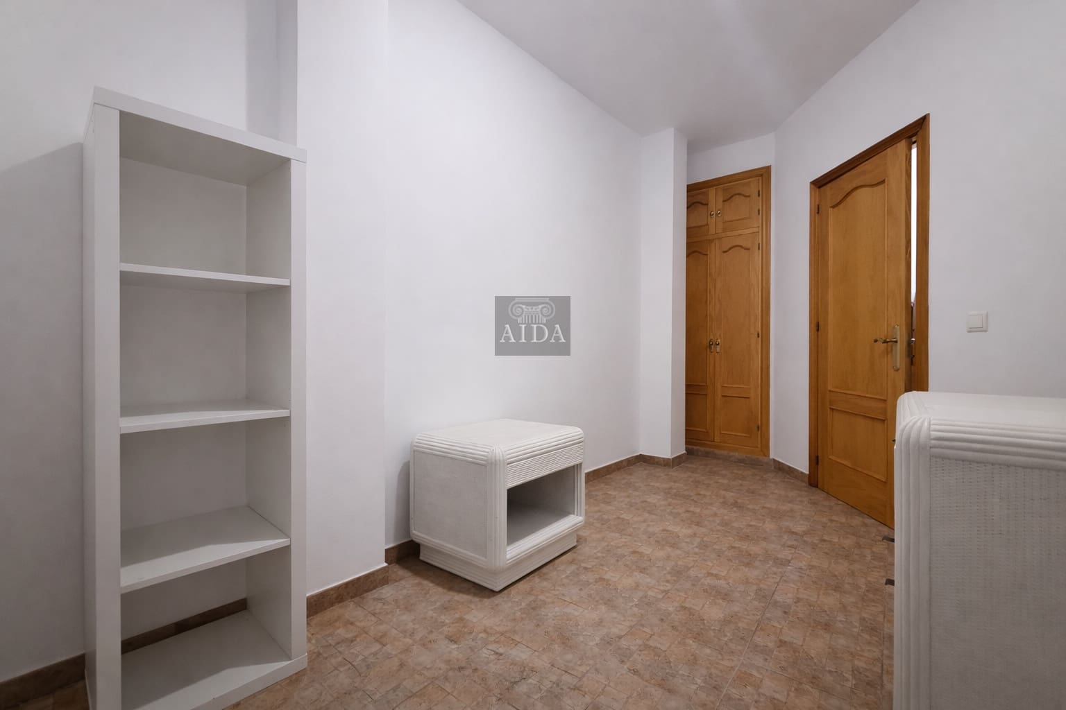 Appartement de 2 chambres à louer à Estepona - 900 € (Ref: 6211173)