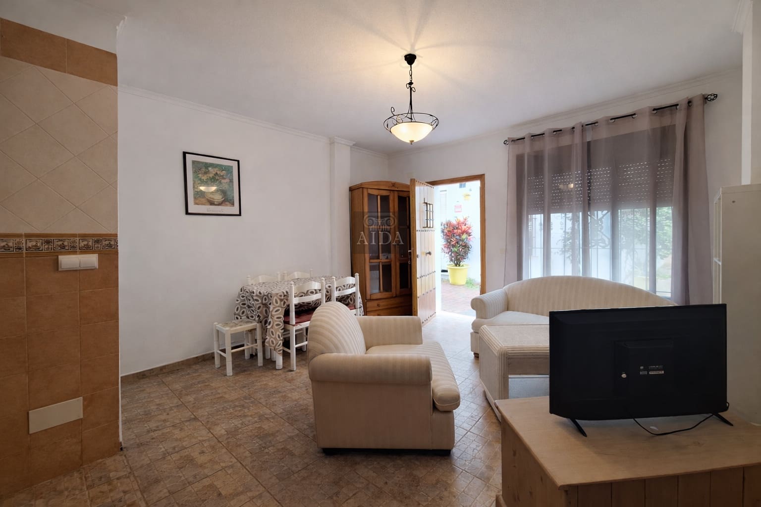 Appartement de 2 chambres à louer à Estepona - 900 € (Ref: 6211173)