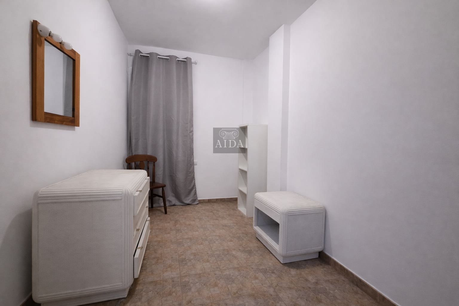 Appartement de 2 chambres à louer à Estepona - 900 € (Ref: 6211173)