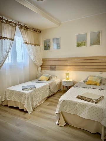 2 chambre Appartement à vendre à Puerto de la Duquesa, Manilva - 359 000 € (Ref: 8575891)