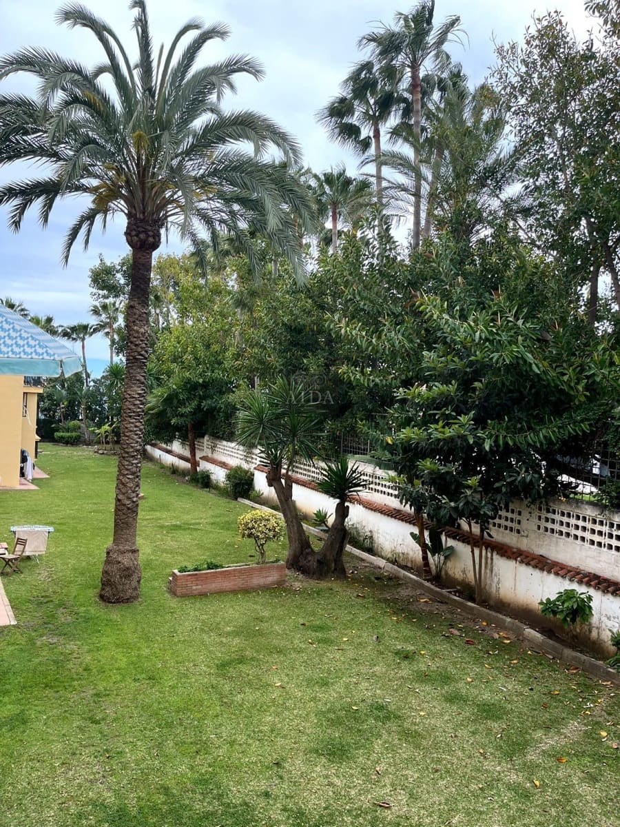 1 soveværelse Lejlighed til salg i Estepona med swimmingpool garage - € 230.000 (Ref: 8800831)