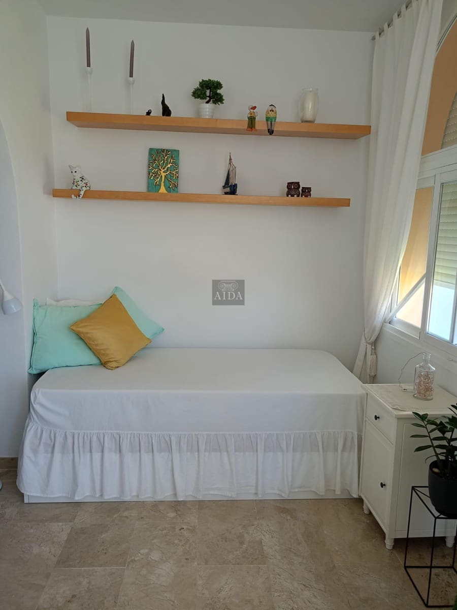 2 slaapkamer Flat te koop in Manilva met zwembad - € 239.500 (Ref: 8926116)