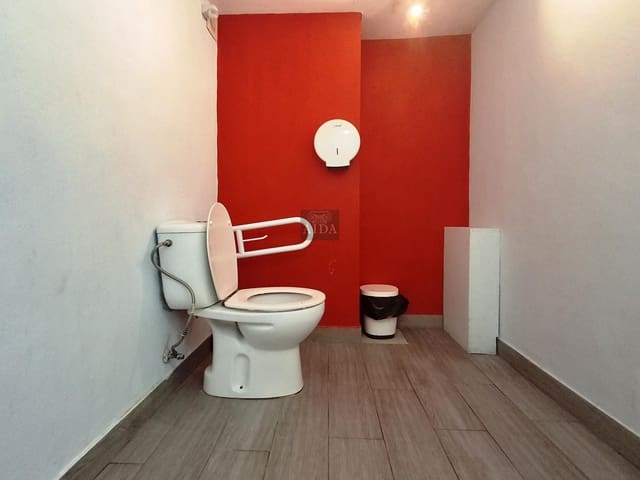 3 slaapkamer Commercieel te huur in Centro, Estepona - € 1.550 (Ref: 9022719)