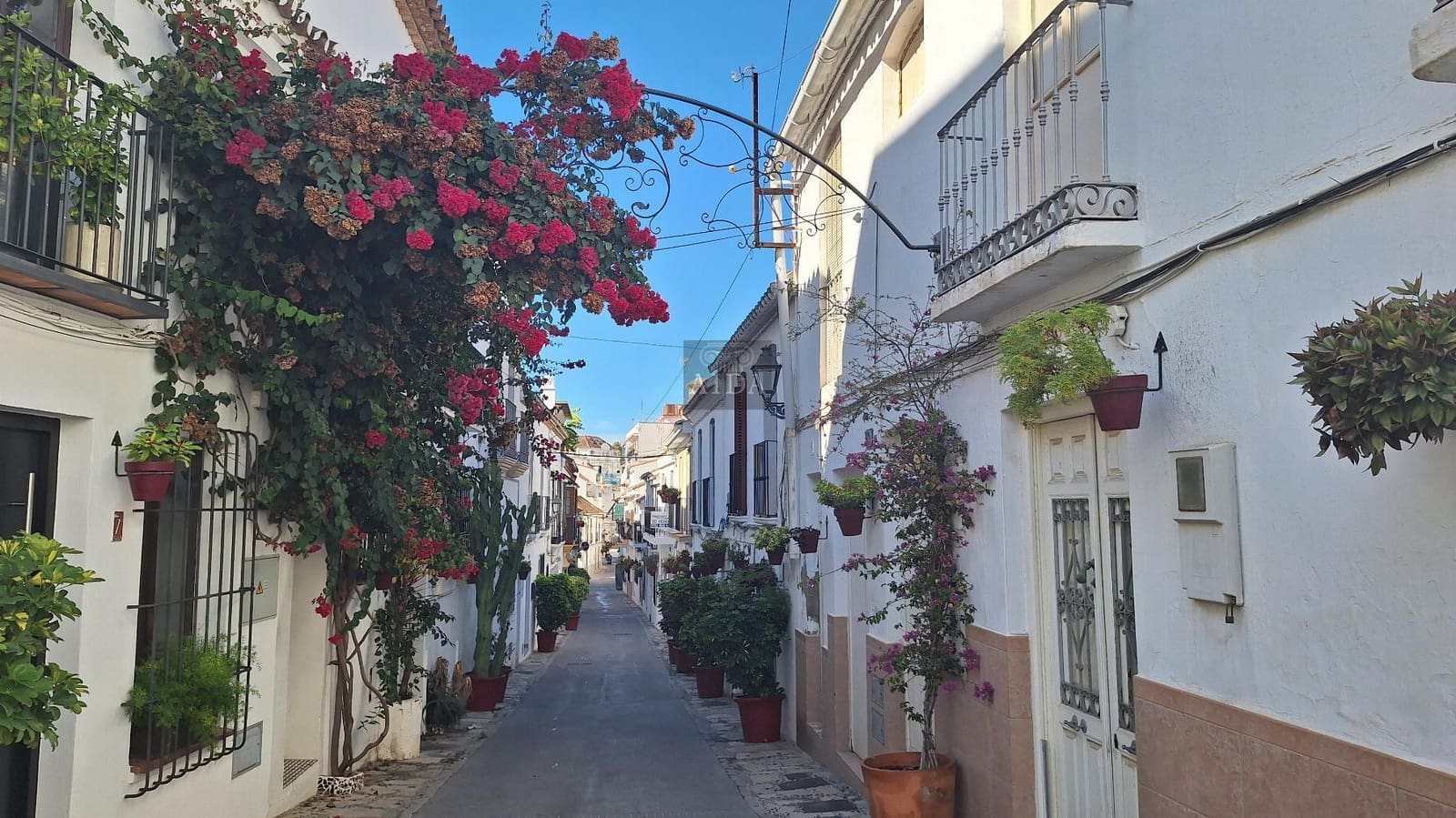 3 soveværelse Byhus til salg i Estepona med swimmingpool - € 635.000 (Ref: 9031198)