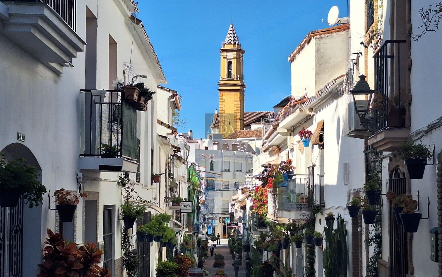 3 soveværelse Byhus til salg i Estepona med swimmingpool - € 635.000 (Ref: 9031198)