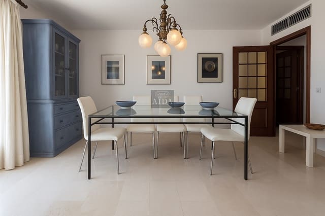 4 quarto Penthouse para venda em Centro, Estepona - 1 430 000 € (Ref: 9035934)