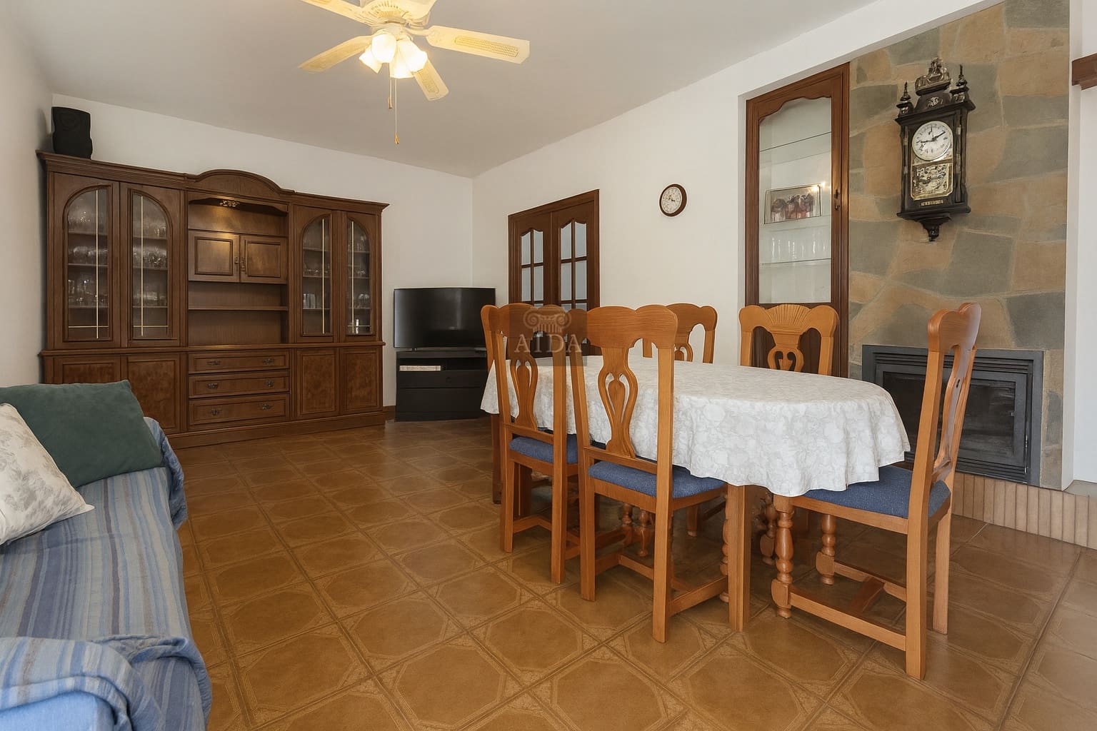 6 soveværelse Villa til salg i Estepona med swimmingpool garage - € 689.000 (Ref: 9238895)