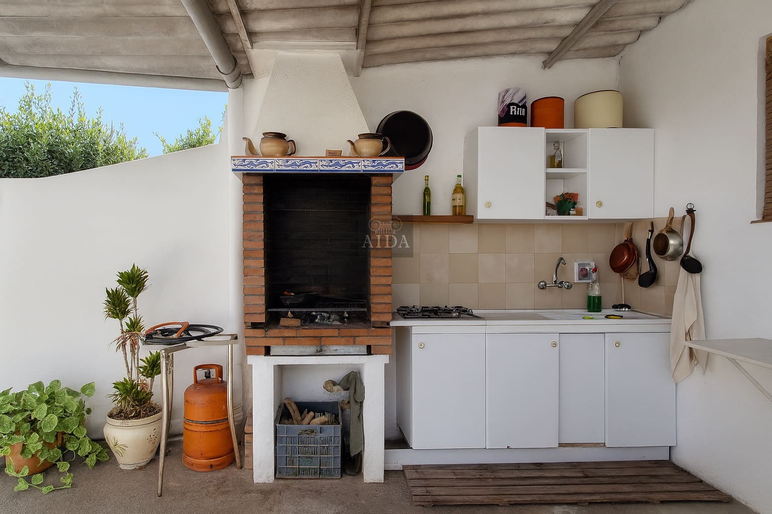 6 soveværelse Villa til salg i Estepona med swimmingpool garage - € 689.000 (Ref: 9238895)