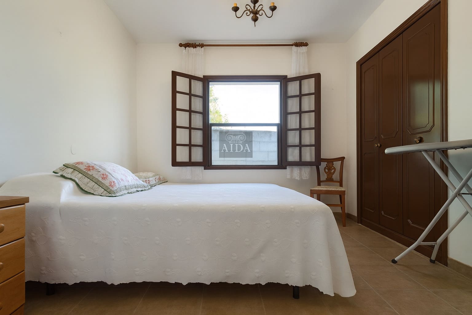 6 soveværelse Villa til salg i Estepona med swimmingpool garage - € 689.000 (Ref: 9238895)