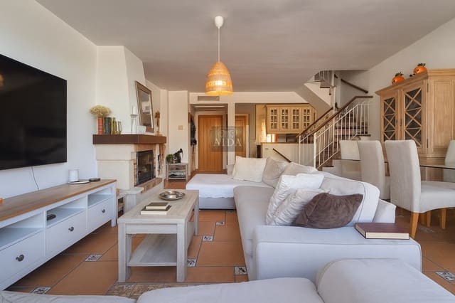 5 Zimmer Haus zu verkaufen in Zona Calvario, Estepona mit Garage - 636.000 € (Ref: 9305093)