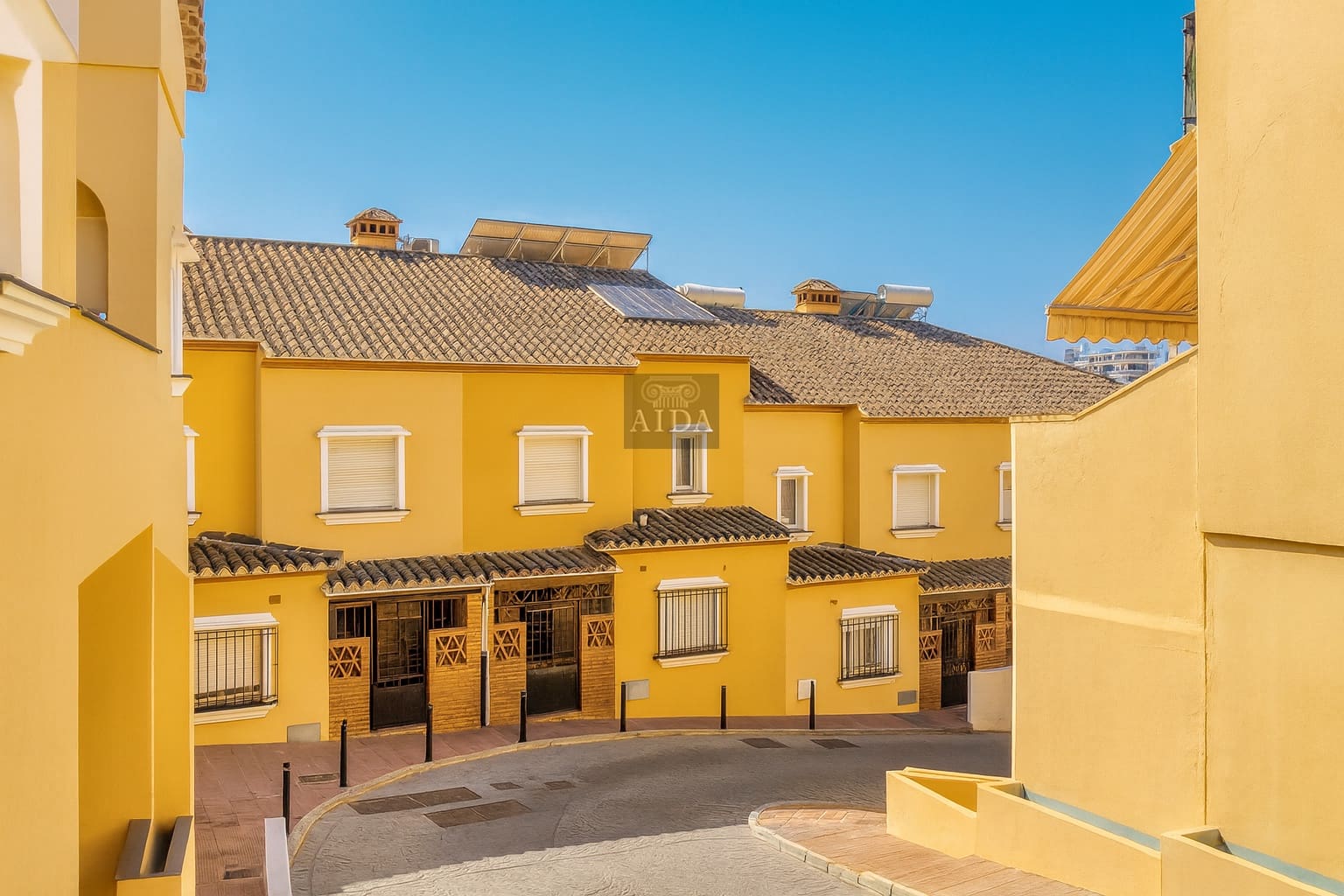 5 sypialnia Dom na sprzedaż w Estepona z garażem - 636 000 € (Ref: 9305093)