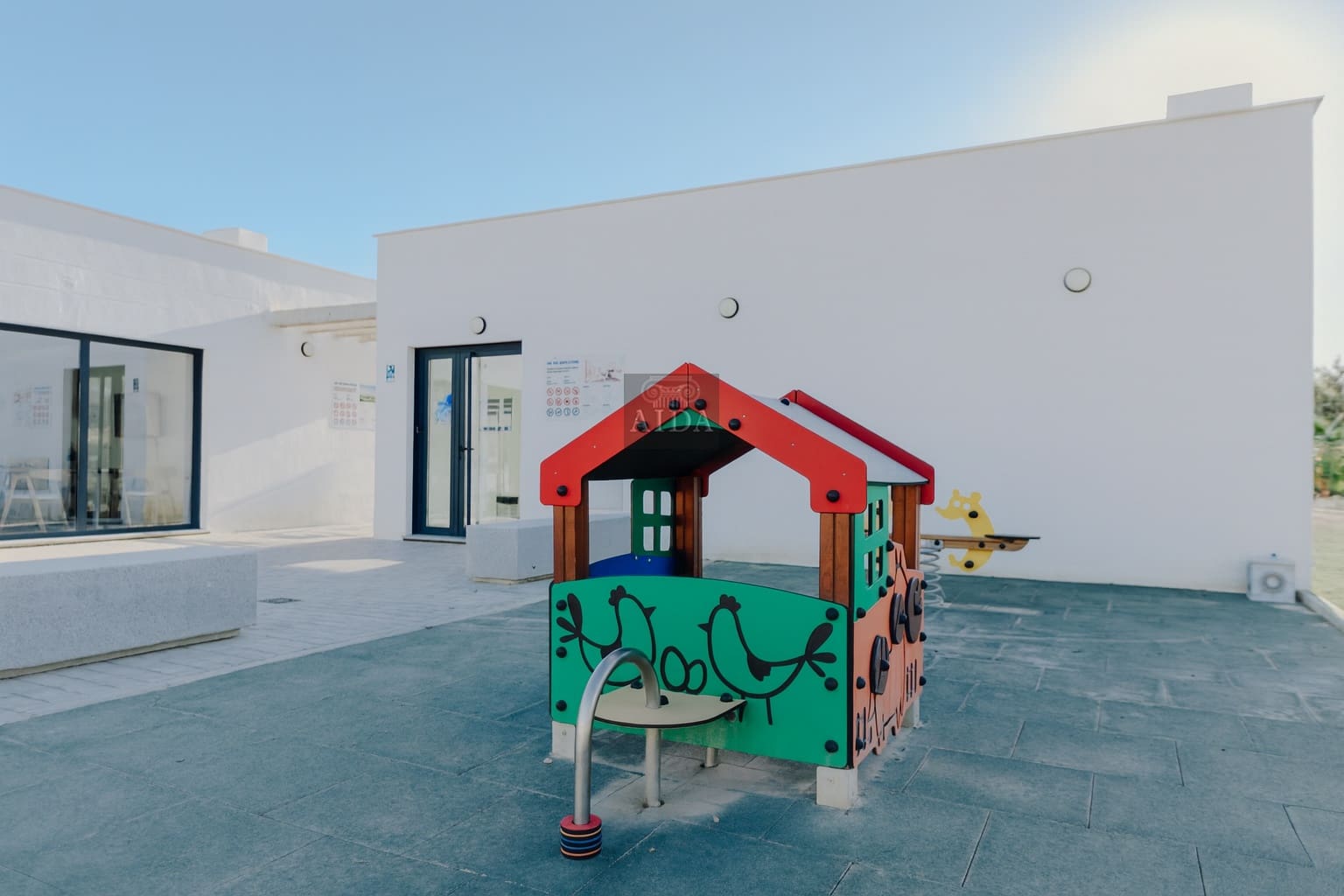 2 soverom Leilighet til leie i New Golden Mile med svømmebasseng garasje - € 2 200 (Ref: 9357812)