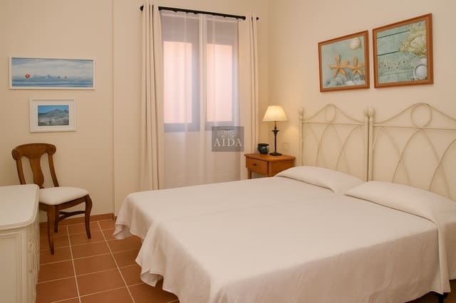 Piso de 1 habitación en El Paraiso, Estepona en venta con piscina garaje - 250.000 € (Ref: 9386678)