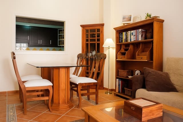 Piso de 1 habitación en El Paraiso, Estepona en venta con piscina garaje - 250.000 € (Ref: 9386678)